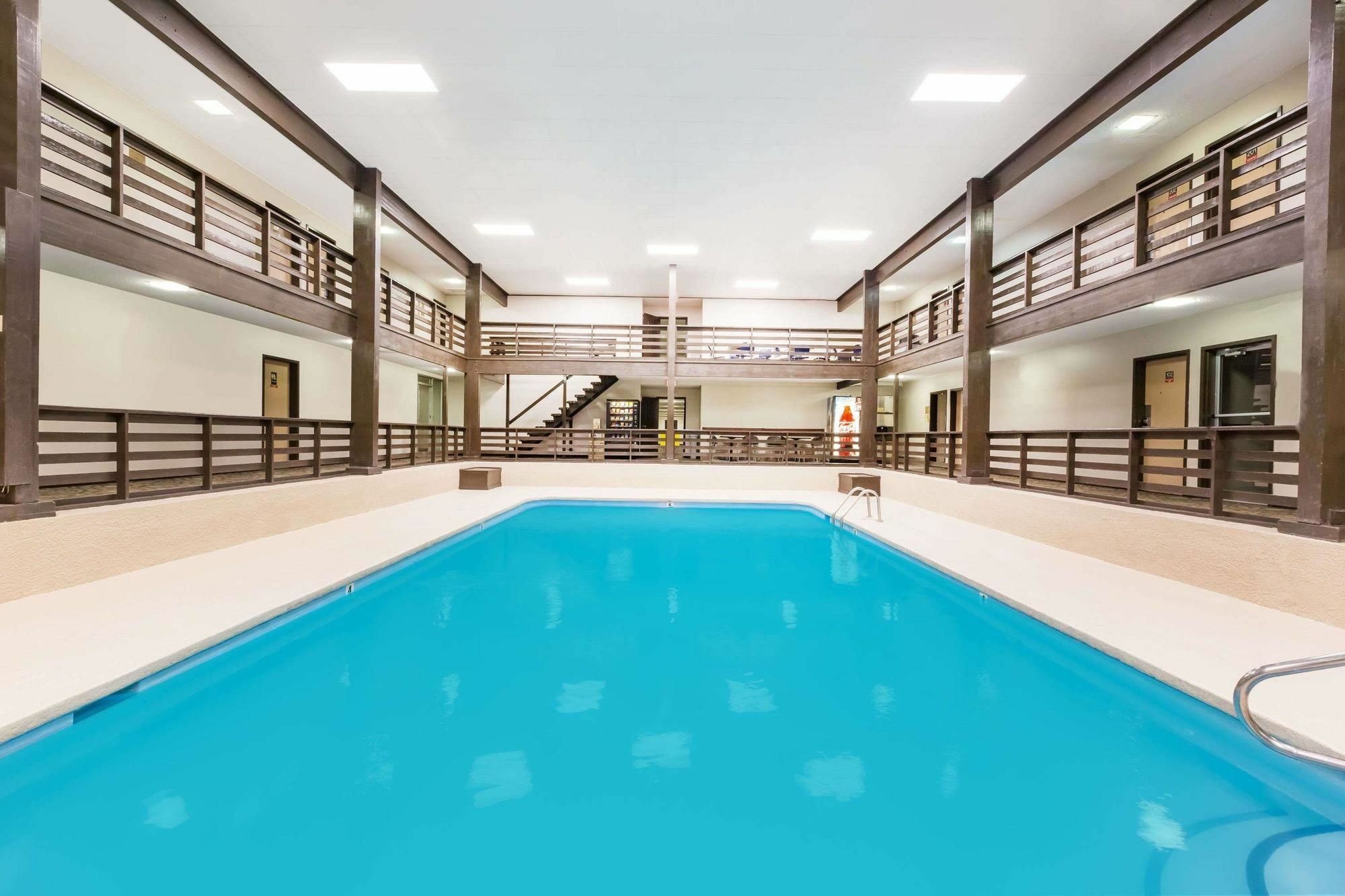 Surestay Plus Hotel By Best Western Grand Island Exterior photo
