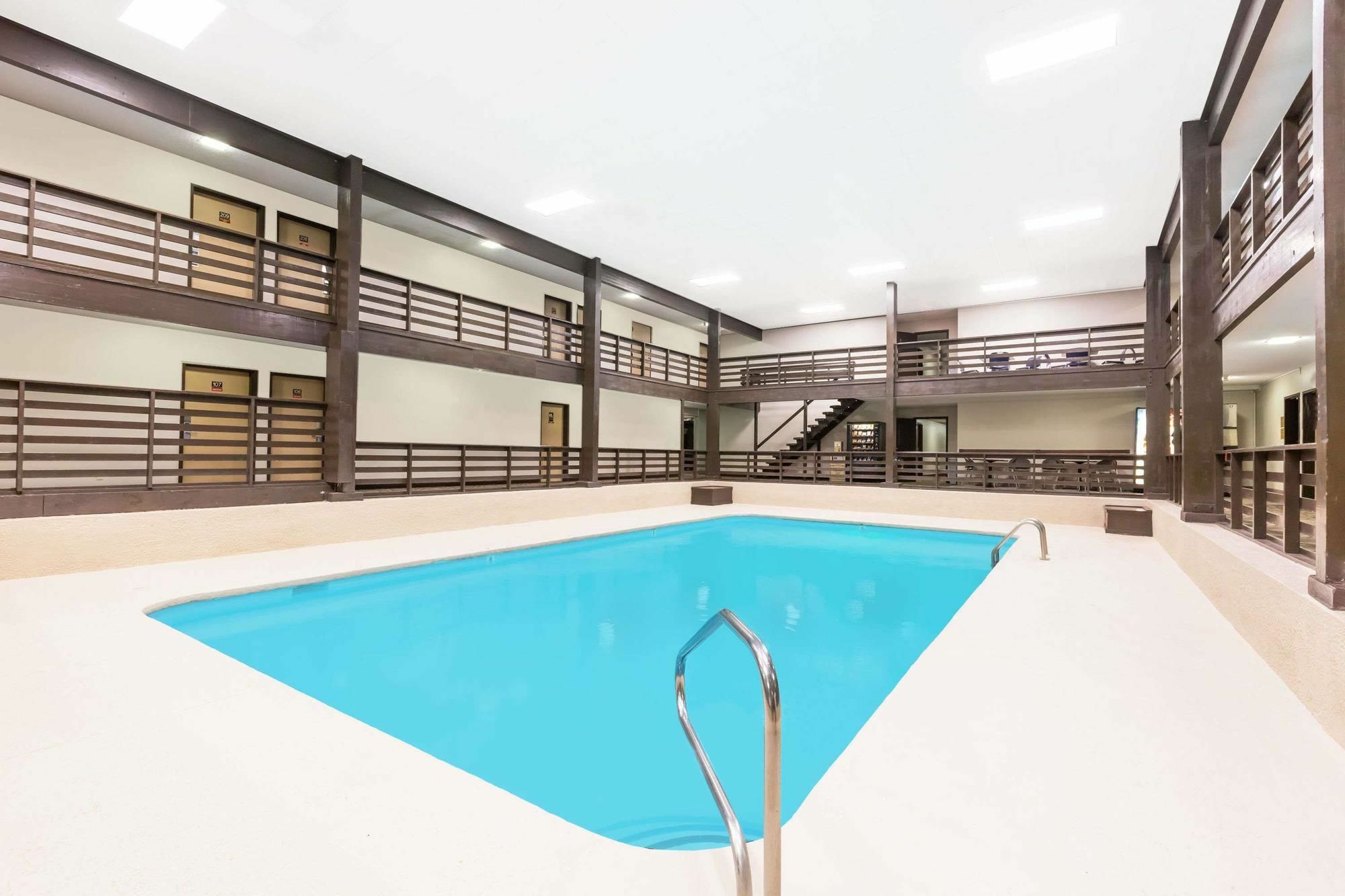 Surestay Plus Hotel By Best Western Grand Island Exterior photo
